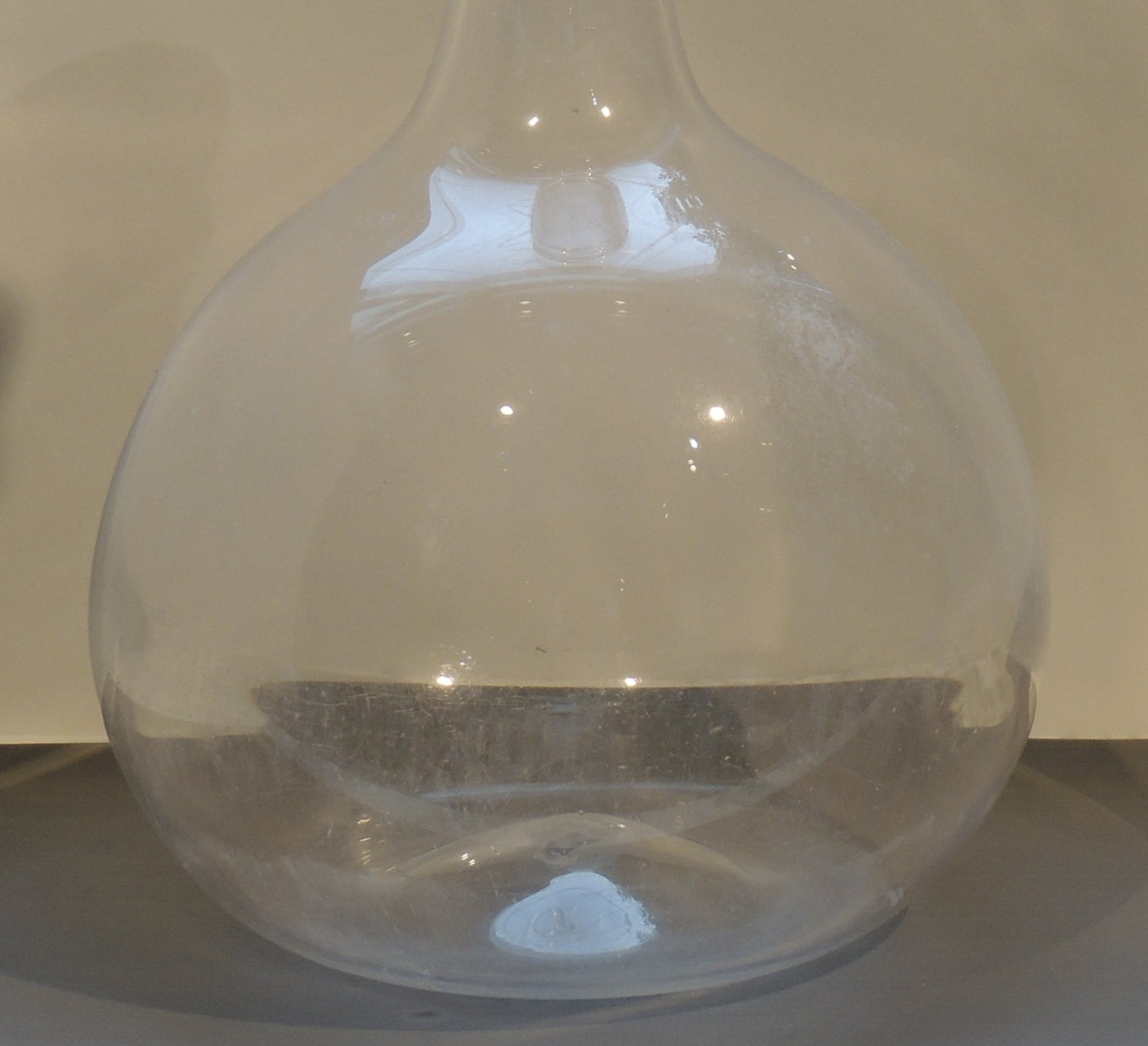 Glass carafe