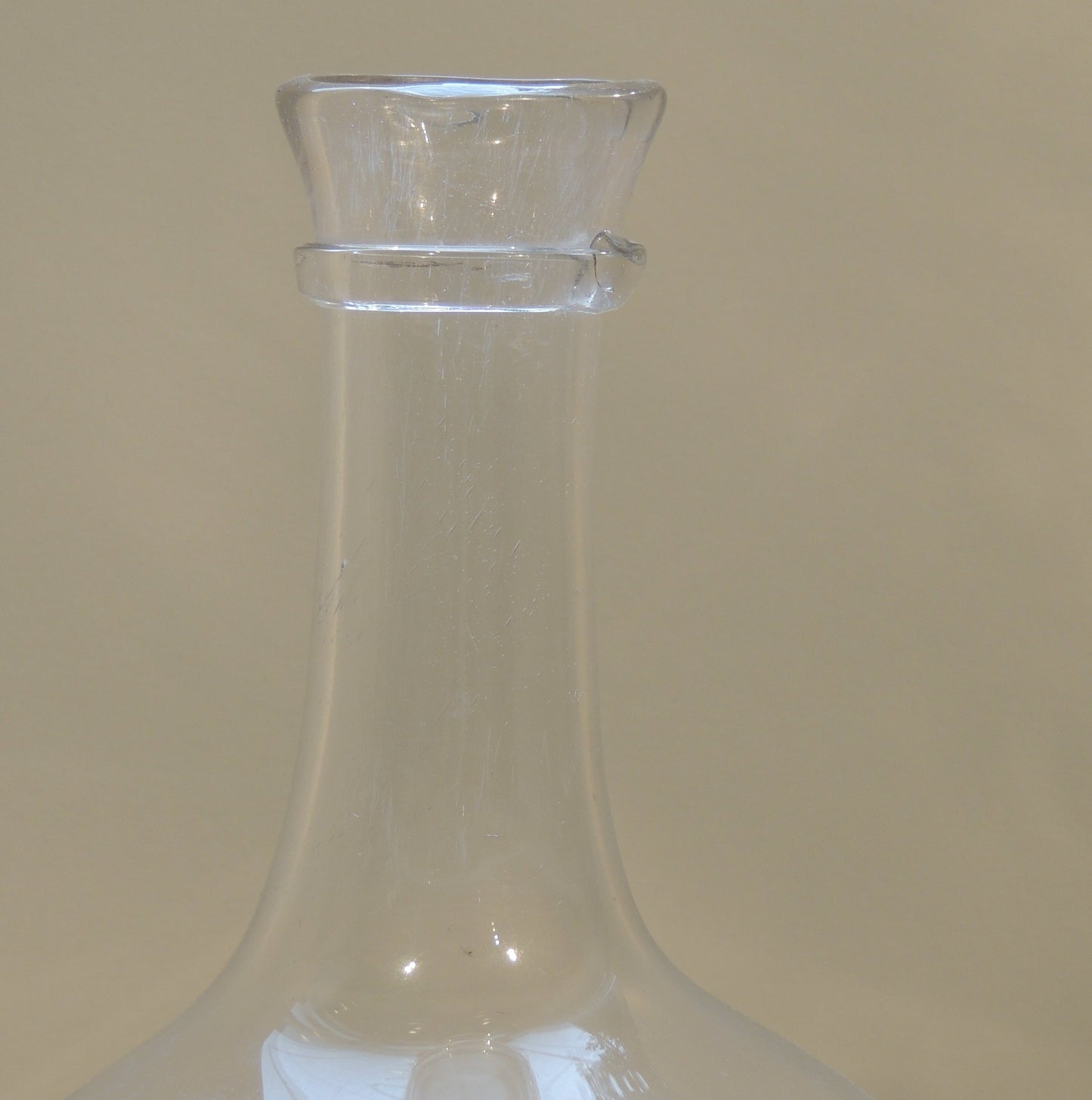 Glass carafe
